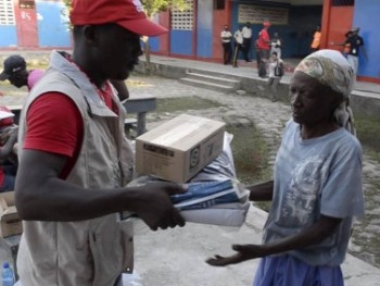Hàng viện trợ quốc tế tiếp tục đổ về Haiti sau bão Matthew