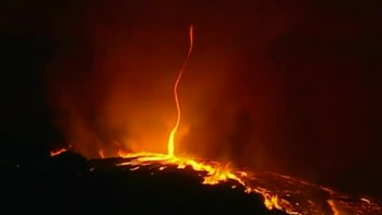 'Quỷ lửa' xuất hiện trong đám cháy rừng ở Bồ Đào Nha
