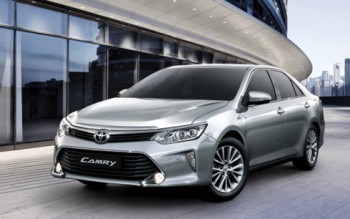 Toyota Camry 2017 thêm nhiều nâng cấp chính thức có tại đại lý