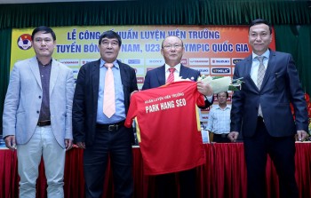 Hai ông thầy người Hàn Quốc và những thách thức ở bóng đá Việt Nam