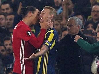 Thể thao 24h: Ibrahimovic thoát án phạt từ UEFA sau vụ bóp cổ