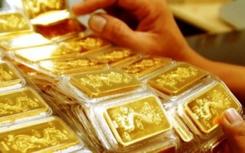 Giá vàng SJC giảm mạnh vẫn cao hơn thế giới 2 triệu đồng/lượng