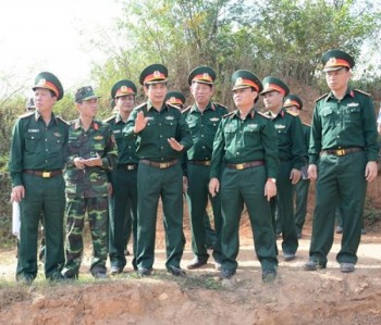 Trung tướng Phan Văn Giang kiểm tra tại Trung tâm Huấn luyện Quân sự Quốc gia 1