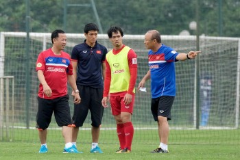 HLV Park Hang Seo suýt nổi nóng với tuyển thủ Việt Nam