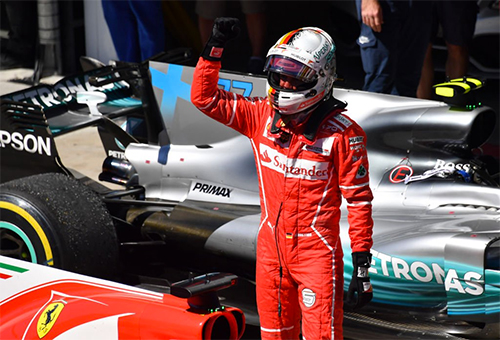 Vettel về nhất, Hamilton vượt khó tại GP Brazil