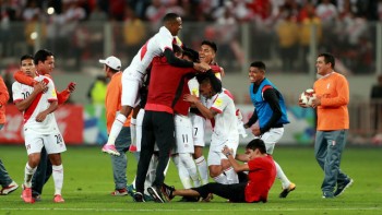 Peru giành vé cuối cùng đến World Cup 2018