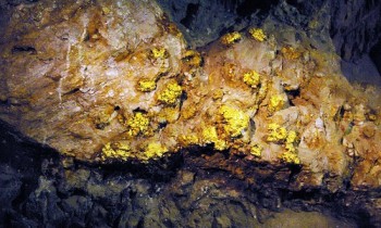 Nguồn gốc của vàng trên Trái Đất