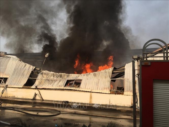 Cháy lớn tại kho vật liệu Công ty cổ phần One-One miền Trung