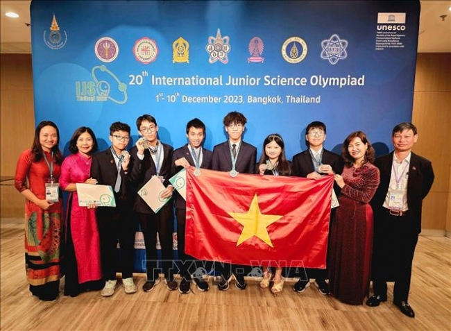 Cả 6 học sinh Hà Nội giành huy chương Olympic khoa học trẻ quốc tế