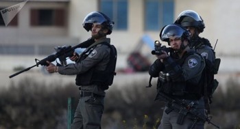 Người Palestine và lực lượng an ninh Israel đụng độ ở Bờ Tây