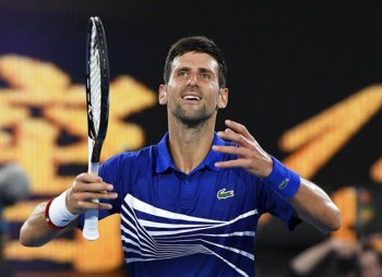 Australian Open: Djokovic, Serena Williams vào tứ kết