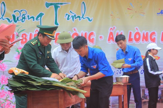 bo doi bien phong mang xuan am ve voi hoc sinh va dong bao vung bien