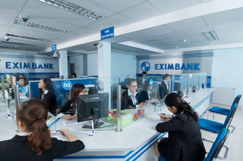 Vietcombank vô địch về lương khủng, Eximbank vô địch về giảm lương