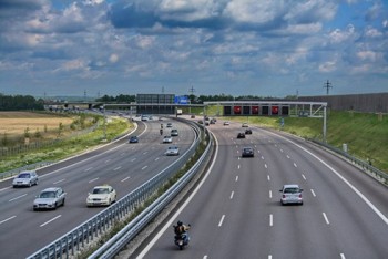 Chuẩn bị xây dựng đường bộ cao tốc Bắc - Nam qua 20 tỉnh thành phố