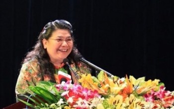 Phó CTTT Quốc hội Tòng Thị Phóng vui xuân cùng bà con nhân dân Sơn La