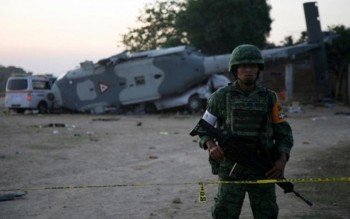 Vụ rơi máy bay chở bộ trưởng Mexico: 13 người dưới đất thiệt mạng