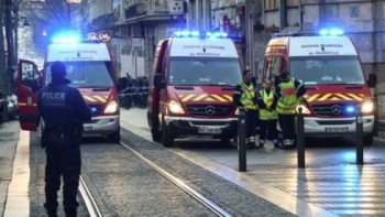 Cảnh sát Pháp bắn hạ kẻ dùng dao tấn công người qua đường
