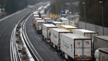 EU nhất trí giảm 30% khí thải CO2 từ xe tải và xe buýt vào năm 2030
