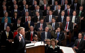 Dân Mỹ khen bài phát biểu đầu tiên của  ông Trump trước Quốc hội