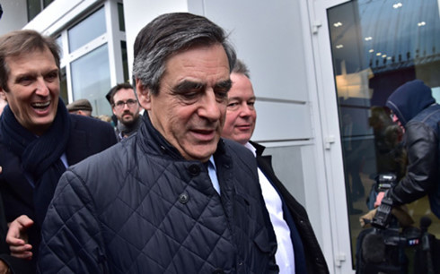 Bầu cử Pháp: Dù dính bê bối ông Fillon vẫn là đối thủ đáng gờm