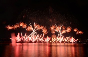 Đà Nẵng: Dời lịch đêm đầu tiên trình diễn lễ hội pháo hoa quốc tế