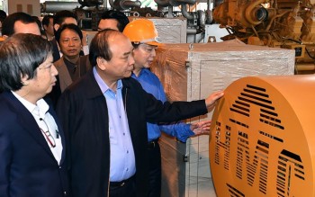 Thủ tướng tham quan công nghệ sản xuất điện rác đầu tiên của VN