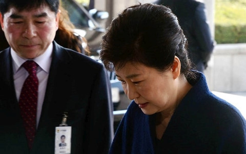 Tòa án Hàn Quốc phê chuẩn lệnh bắt giữ cựu Tổng thống Park Geun-hye