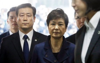 Con đường chính trị “ba chìm bảy nổi” của bà Park Geun-hye