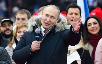 Tổng thống Nga Putin phát biểu trước hàng chục ngàn người ủng hộ