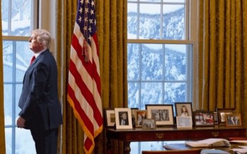 Cố vấn lần lượt ra đi, ông Trump sắp cô độc trong Nhà Trắng?