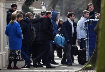Căng thẳng Nga-Anh: 23 nhà ngoại giao Nga rời Anh về nước