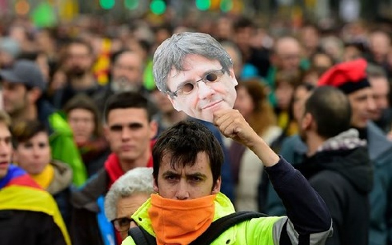 Biểu tình bạo lực tại Catalonia phản đối bắt giữ ông Puigdemont