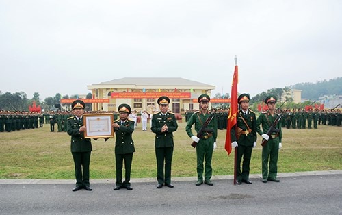 Lữ đoàn Pháo binh 368 đón nhận Huân chương bảo vệ Tổ quốc hạng Nhì