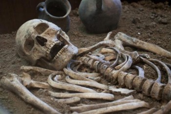FBI phát hiện 2.000 xương người cổ tại Indiana