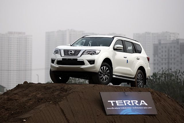 Nissan Việt Nam giảm giá mẫu SUV Terra