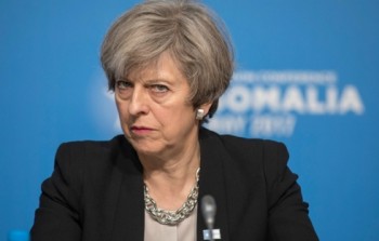 Thủ tướng Anh đối mặt với làn sóng Bộ trưởng từ chức