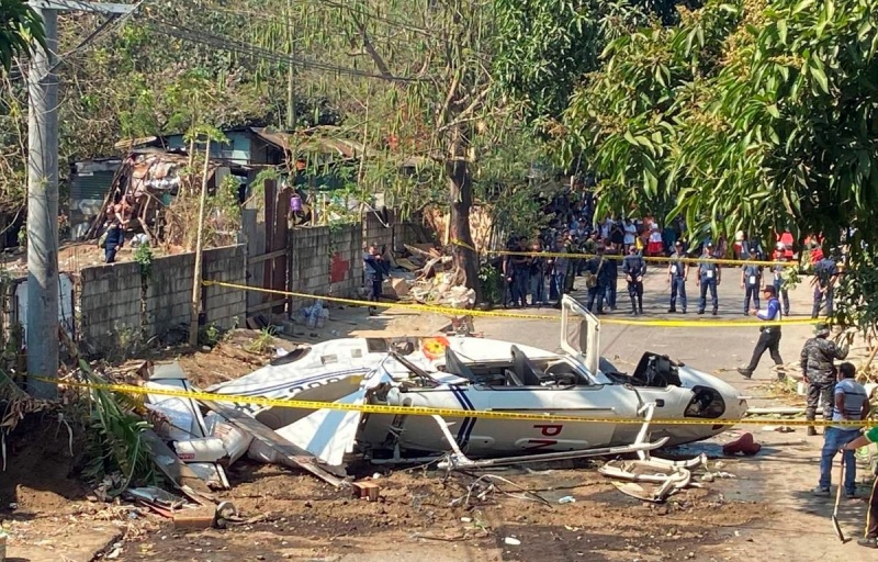 Trực thăng chở quan chức cảnh sát Philippines bốc cháy khi cất cánh
