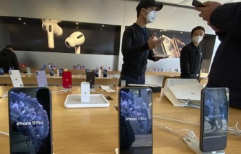 Nhiều mẫu điện thoại của Apple, Huawei bắt đầu khan hàng vì COVID-19