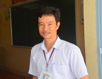 Thầy giáo truyền lửa học Văn cho học sinh xứ cù lao