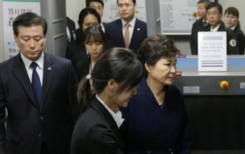Các công tố viên Hàn Quốc bắt đầu thẩm vấn cựu Tổng thống Park