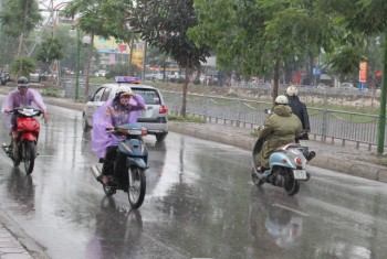 Ảnh hưởng không khí lạnh, Hà Nội tiếp tục mưa giông