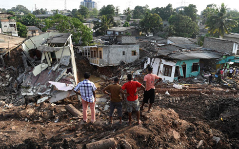 Đống rác lớn ở Sri Lanka đổ sập khiến 28 người chết
