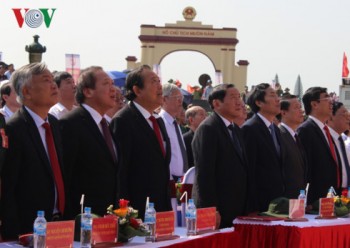 Phó Thủ tướng Trương Hòa Bình dự lễ thượng cờ Ngày hội thống nhất