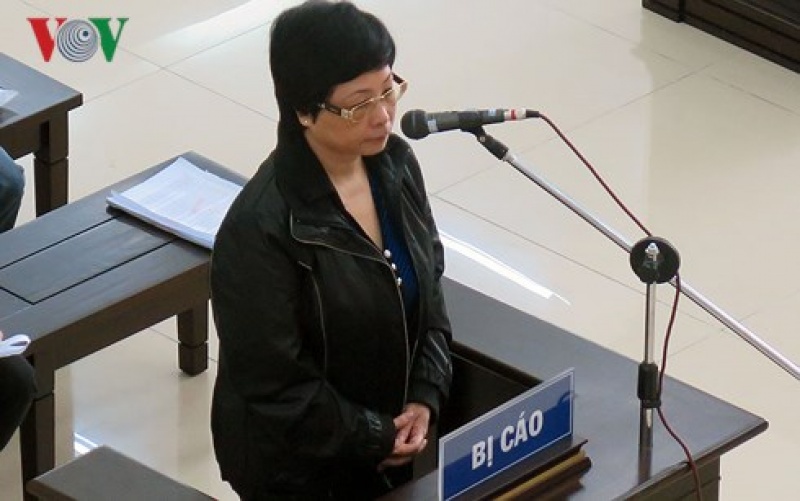 Cựu ĐBQH Châu Thị Thu Nga luôn cúi đầu trong phiên Tòa xử phúc thẩm
