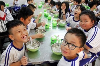 Nhiều trường vẫn "ngại" áp dụng thực đơn “Bữa ăn học đường”