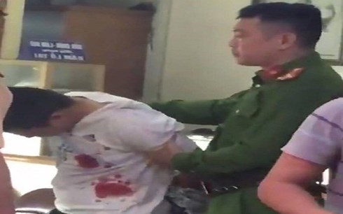 Hà Nội: Bắt nghi phạm dùng súng cướp tiệm vàng trong đêm