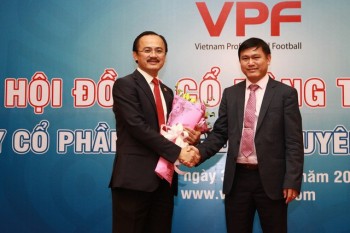 Bộ VH,TT&amp;DL chỉ đạo, bầu Tú tìm người thay thế hai vị trí ở VPF