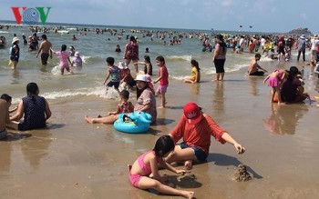Gần 30 trẻ tắm biển ở Vũng Tàu bị lạc
