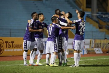 Quang Hải “khai hỏa”, Hà Nội FC thắng đậm SL Nghệ An