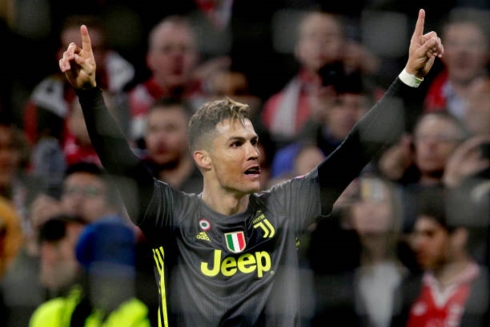 Ronaldo “nổ súng”, Juventus vẫn bị Ajax cầm hoà